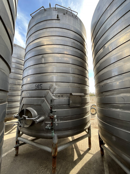 6000 gallon wine tank